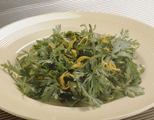 しゅんぎくと菊のサラダ