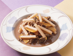 長いもと牛肉のワイン煮