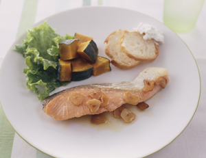 さけのムニエル　にんにくソース