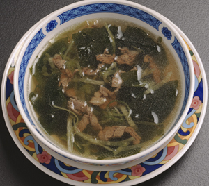 牛肉とわかめのスープ