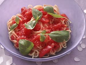 トマトとバジルの冷たいスパゲティ
