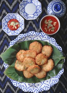 トート・マン・プラ（タイ風さつま揚げ）