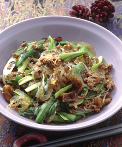 はるさめとにらのピリ辛いため