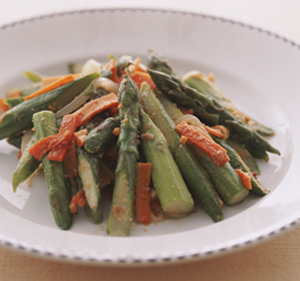 アスパラのピーナッツバターいため