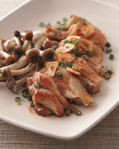 とり肉ときのこのガーリックソテー