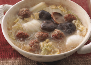 肉だんごとはくさいの鍋