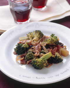 ブロッコリーの赤ワイン煮