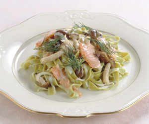 スモークサーモンのフェトチーネ