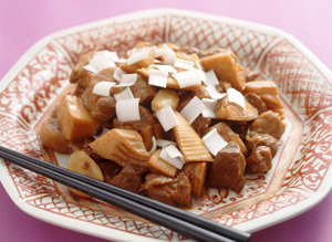 豚ばら肉とたけのこの煮こみ