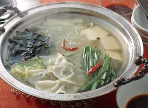 水ぎょうざの火鍋仕立て