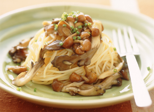 きのこのしょうゆ風味パスタ