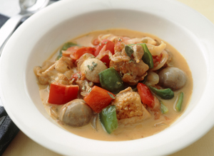 とり肉のトマト煮こみ