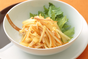 もやしのカレー風味ゆでサラダ