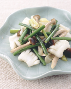 にんにくの芽といかのいためもの