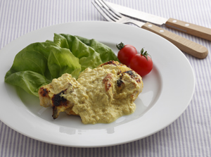 とりむね肉のグリル焼き　ヨーグルトソースがけ