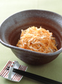 だいこんとにんじんのごまマヨあえ