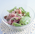 たまねぎと生ハムのサラダ